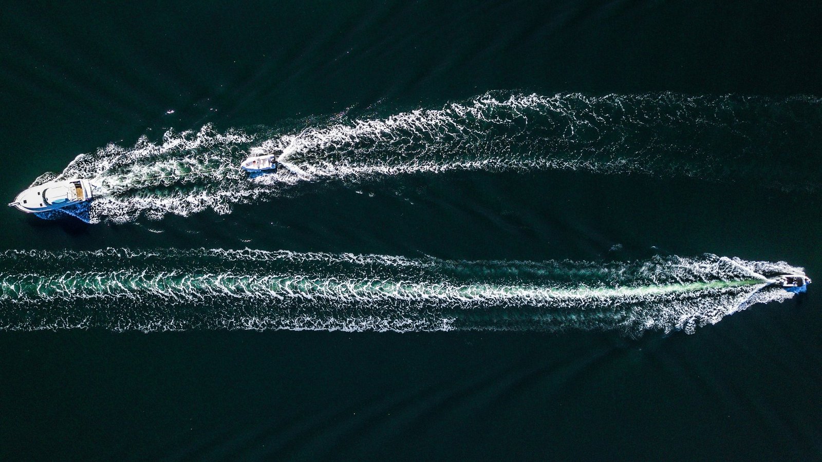 Energy boat racing